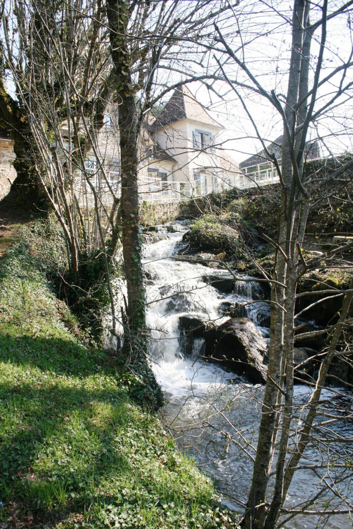 Au Moulin De La Gorce Bed & Breakfast La Roche-l'Abeille Ngoại thất bức ảnh